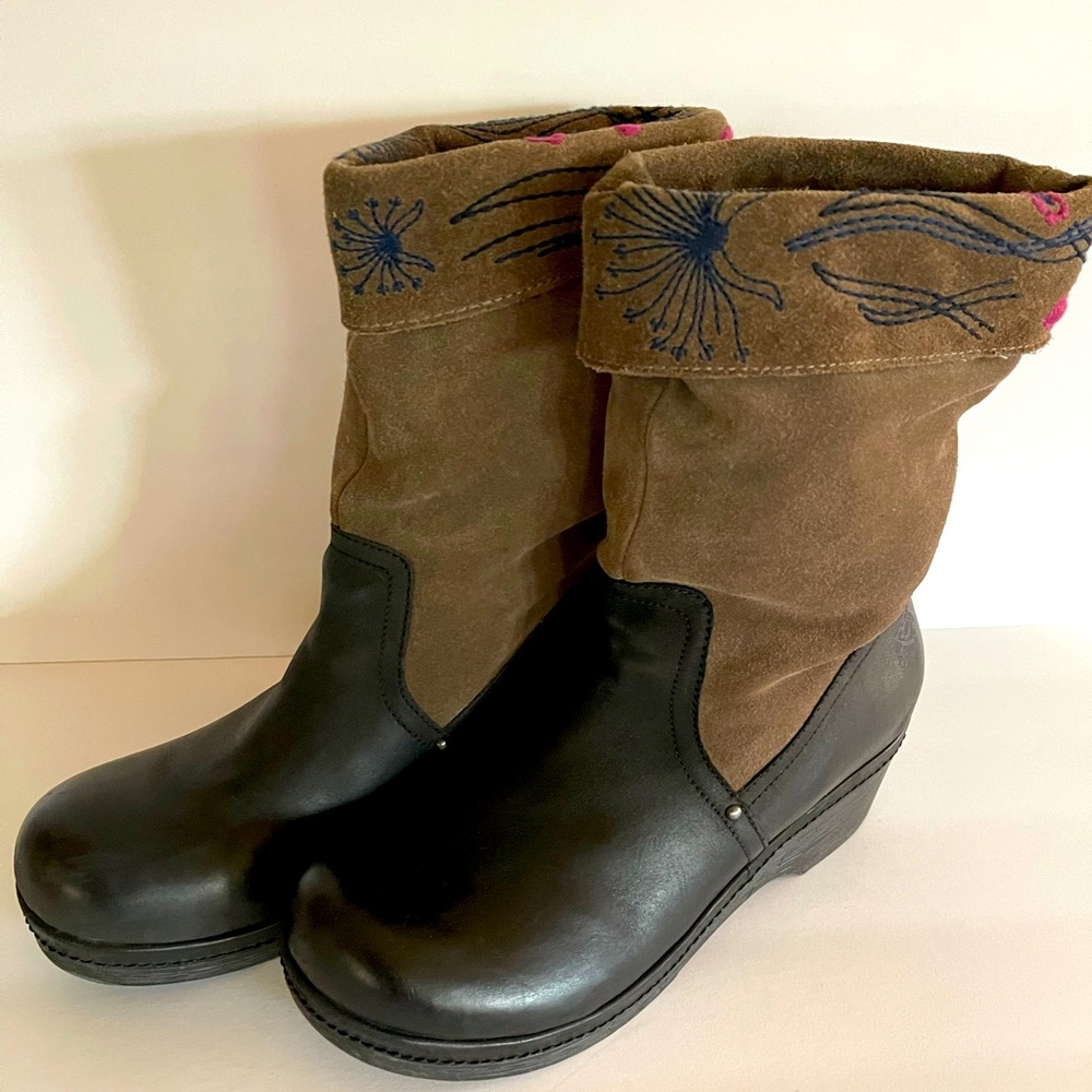 Women‘s boot clog style size 10